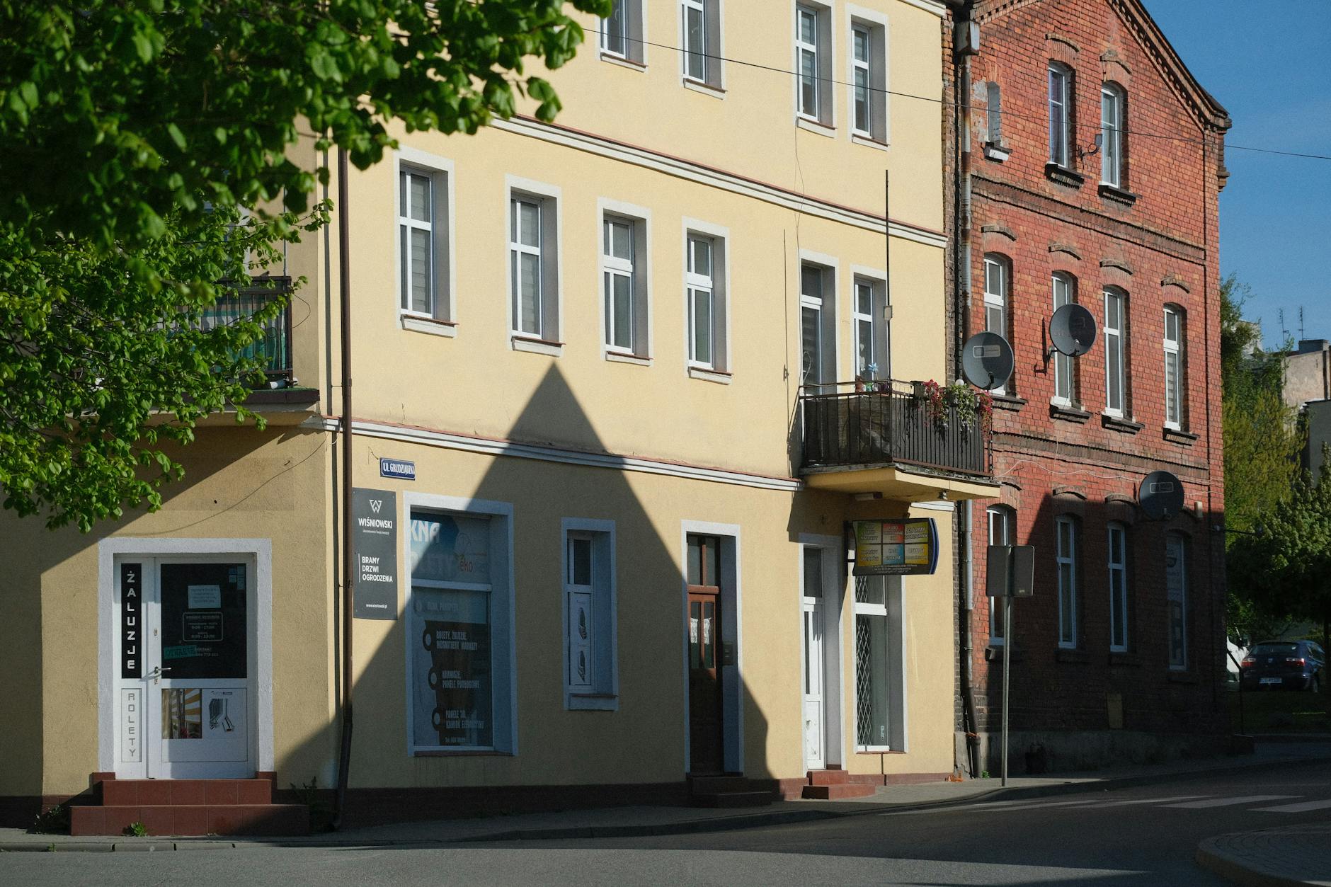 Budynek sądu jako symbol wymiaru sprawiedliwości w kontekście tymczasowego aresztu dla mieszkańca gminy Łańcut